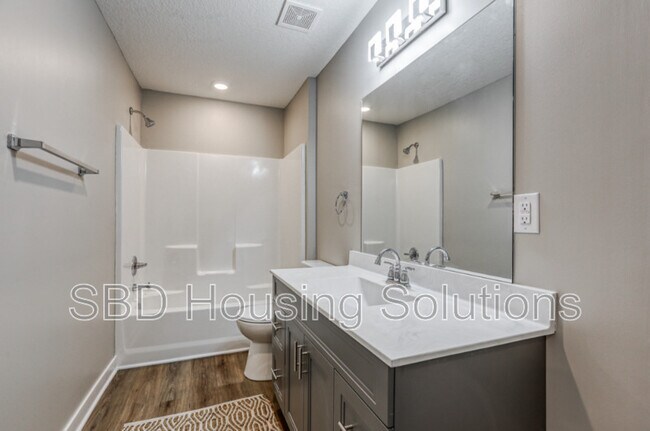 Building Photo - 2921 S Harvard Ave