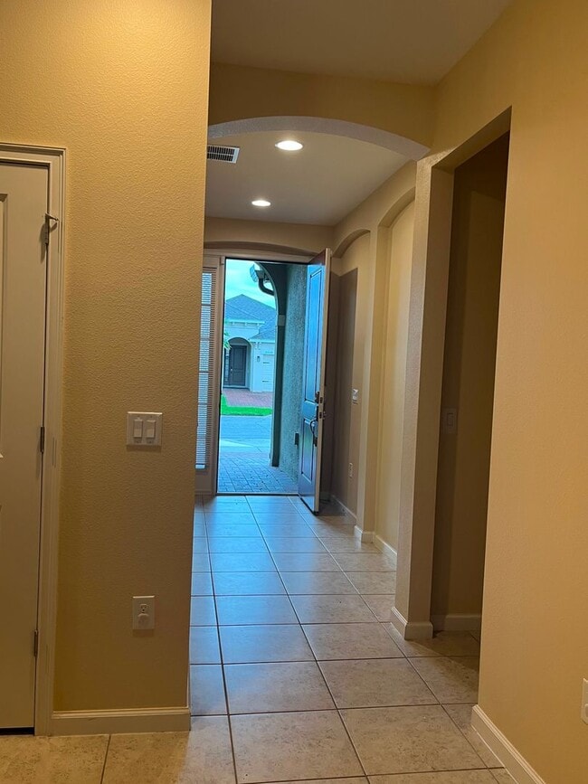 Building Photo - Beautiful 3-Bedroom + Flex Room Home for Rent in Sawgrass Plantation