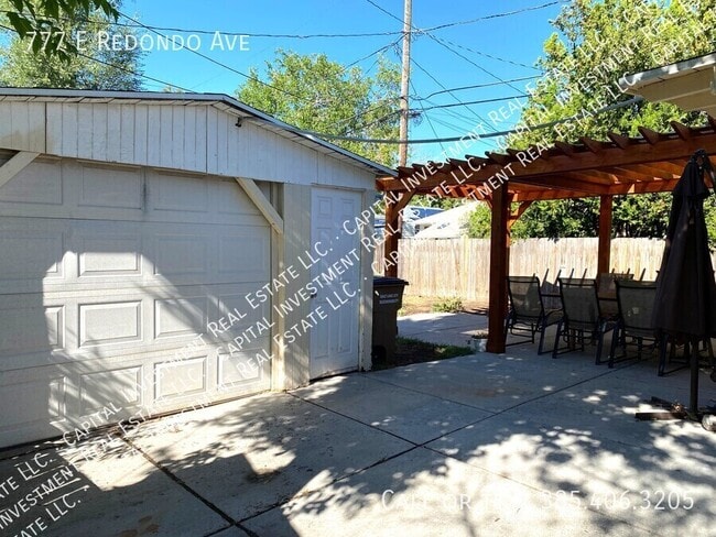 Building Photo - 777 E Redondo Ave