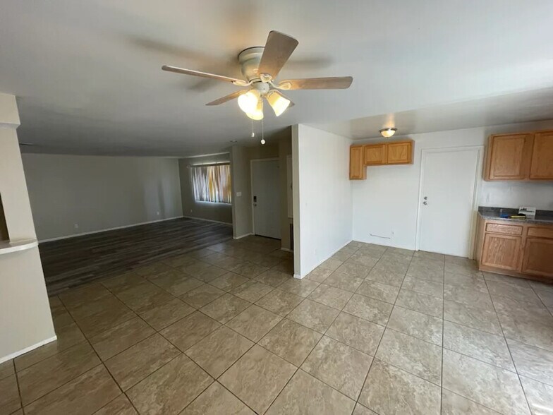 Building Photo - 7313 Reseda Blvd