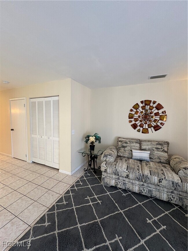 Building Photo - 1005 SW 48th Terrace