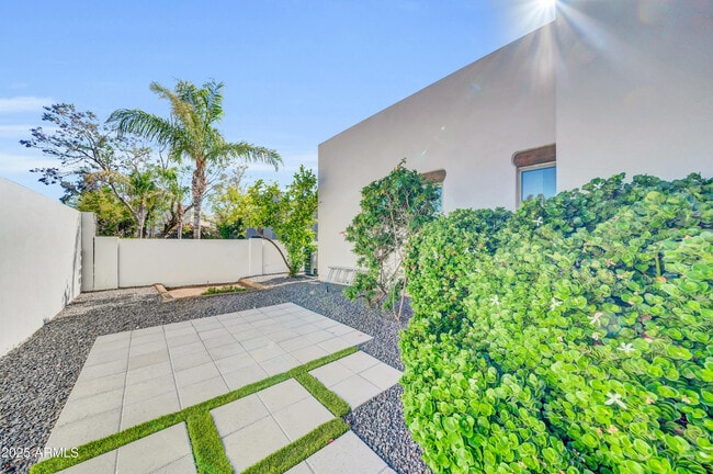 Building Photo - 6139 N 31st Ct