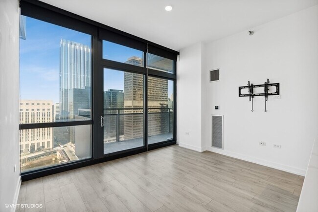 Building Photo - 235 W Van Buren St
