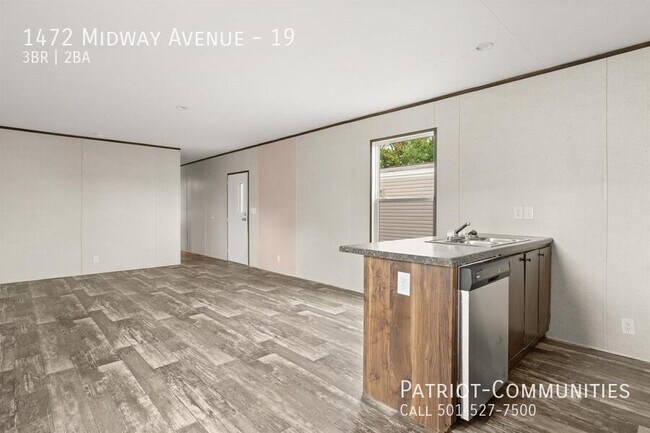 Building Photo - 1472 Midway Ave
