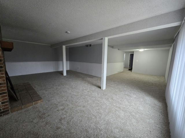 Building Photo - 406 Viking Terrace