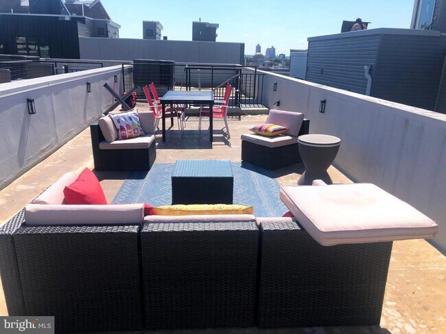 Building Photo - 838 N 15th St