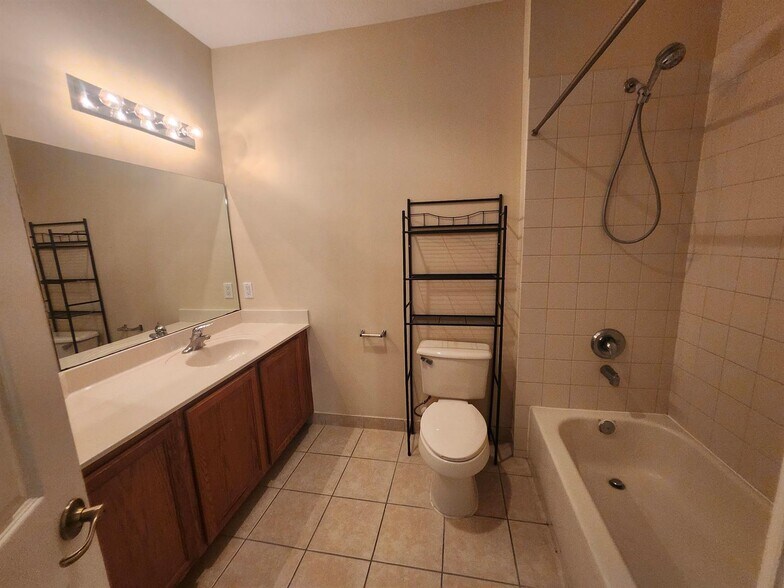 Building Photo - 3189 Laurel Ridge Cir