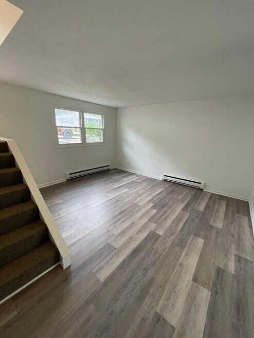 Building Photo - 1239 Zwick Ave