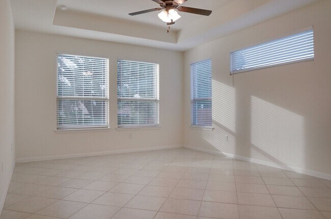Building Photo - 717 Kingston Pl