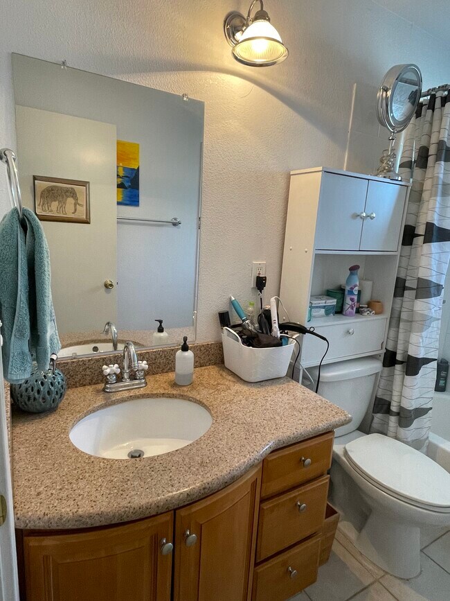 Bathroom 2 - 1410 33rd St