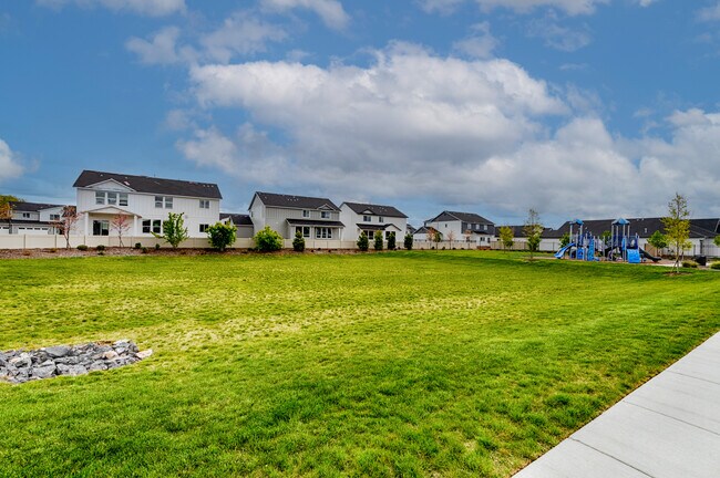 Building Photo - 3069 S Trafori Ave