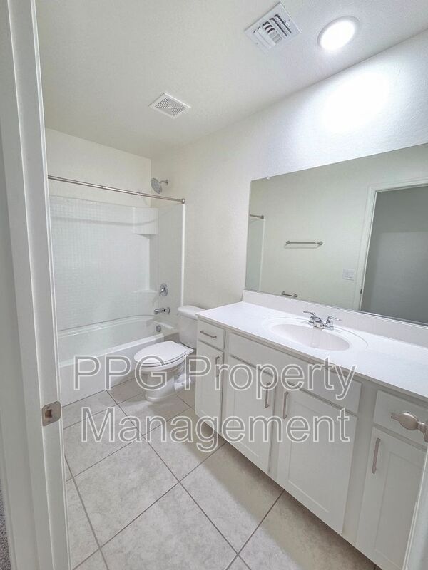 Building Photo - 20124 W Palo Verde Dr