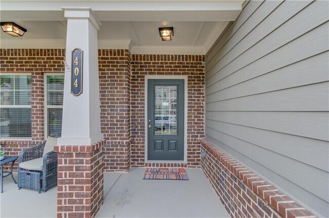 Building Photo - 404 Henson Farm Dr