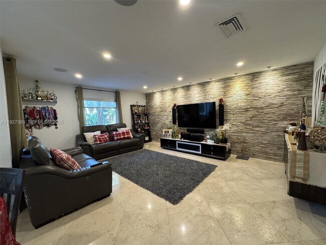 Building Photo - 10973 NW 53rd Ln