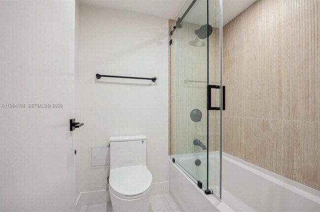 Building Photo - 20225 NE 34th Ct