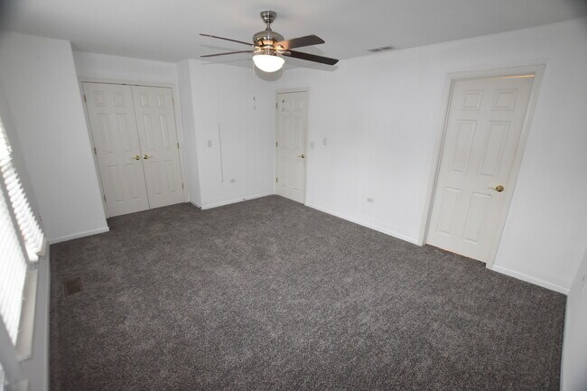 Building Photo - 2963 Saganashkee Ln