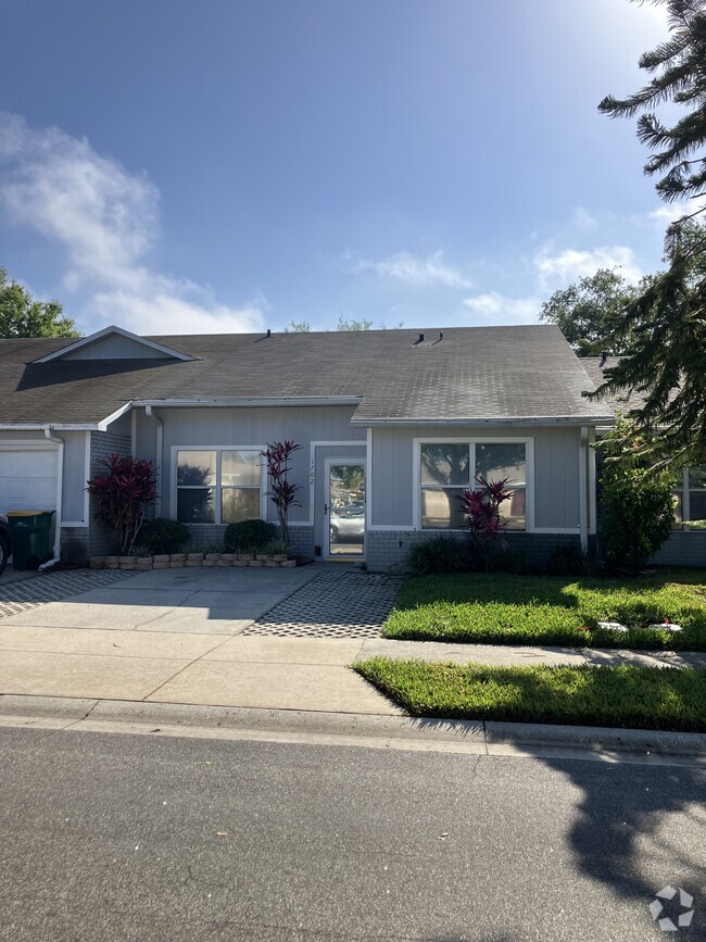 Building Photo - 1702 Tropical Ct