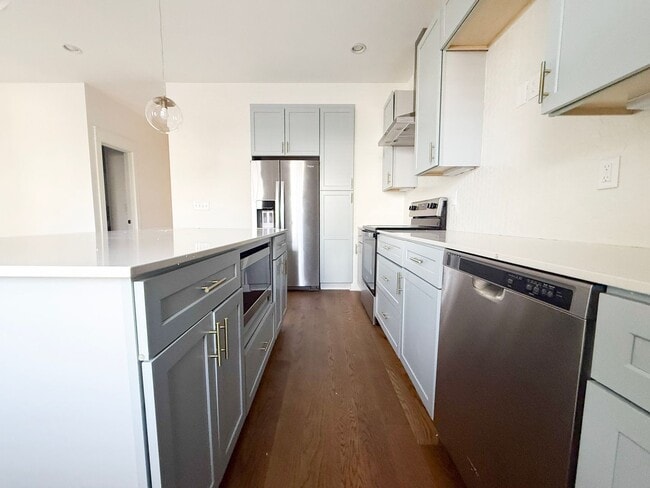 Building Photo - 4-Bedroom HOA Home with Pool Access Near Downtown Cookeville