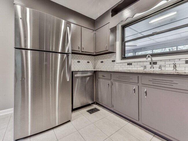 Building Photo - 5480 Burgess Dr