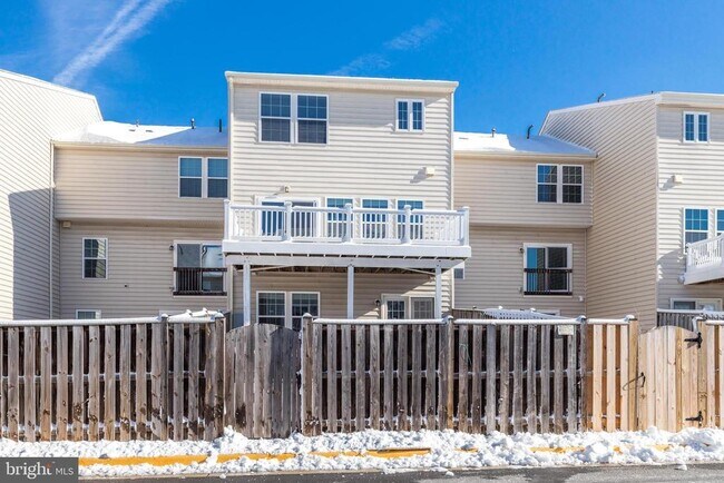 Building Photo - 25767 Double Bridle Terrace