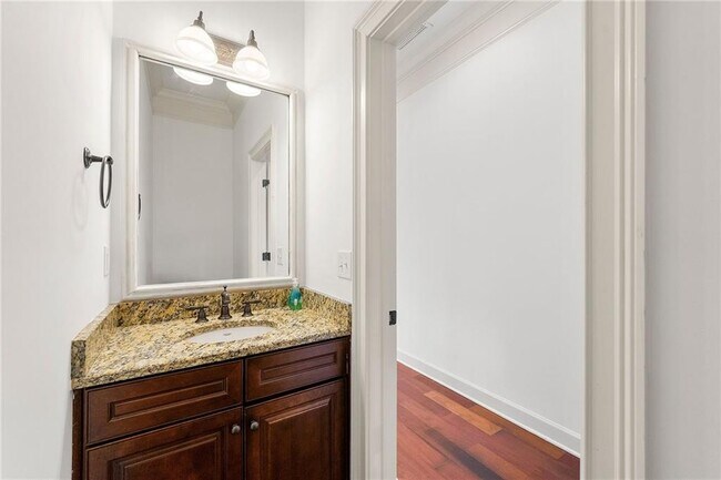 Building Photo - 15 Buford Village Walk