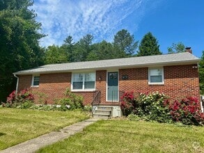 Building Photo - 54 Linwood Ave