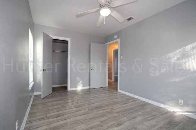 Building Photo - Well-Maintained Three-Bedroom In North Killeen!