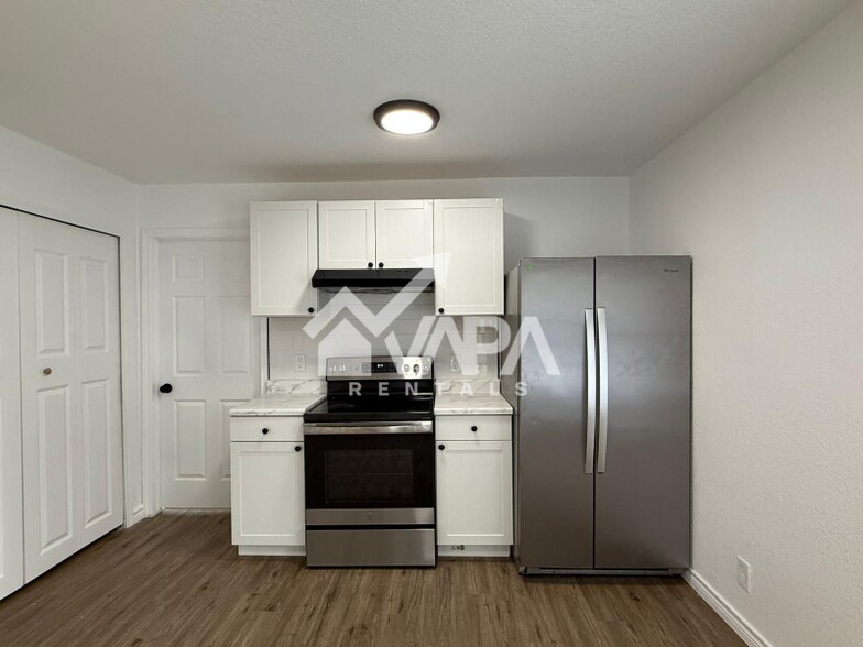 Building Photo - 4028 Coral Sunrise