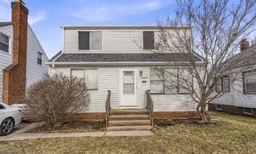 Building Photo - 10725 Vernon Ave