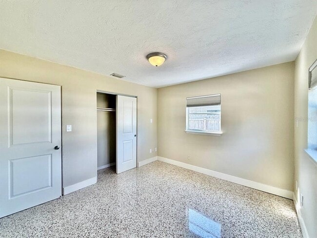 Building Photo - 2918 10th Ave N