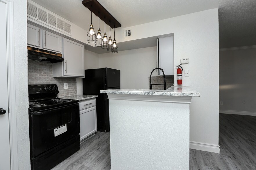 Pine Lake Village Apartments Houston, TX Apartment Finder