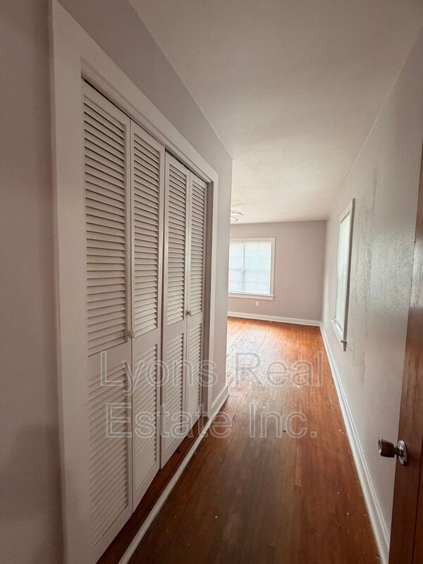 Building Photo - 2114 Dora St