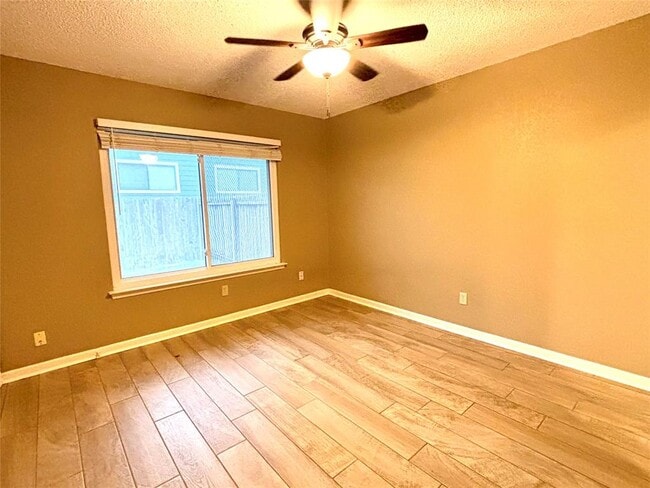 Building Photo - 314 Tamara Dr