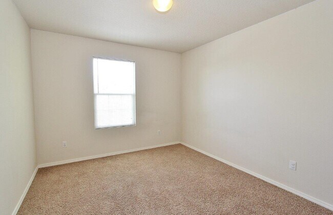 Building Photo - 9607 W Lillywood Dr
