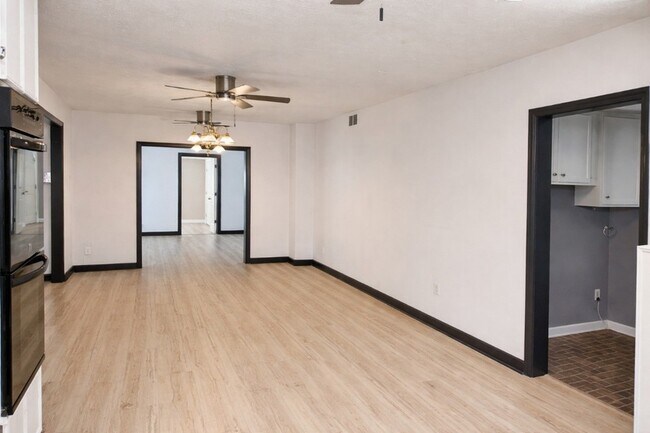 Building Photo - 5315 Bayway Dr