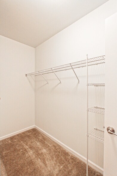 Building Photo - 13652 Endeavour Dr