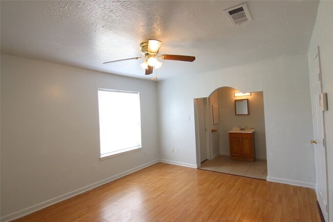 Building Photo - 11406 Elmcroft Dr