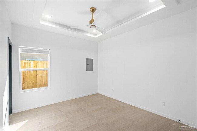 Building Photo - 16 West Dr