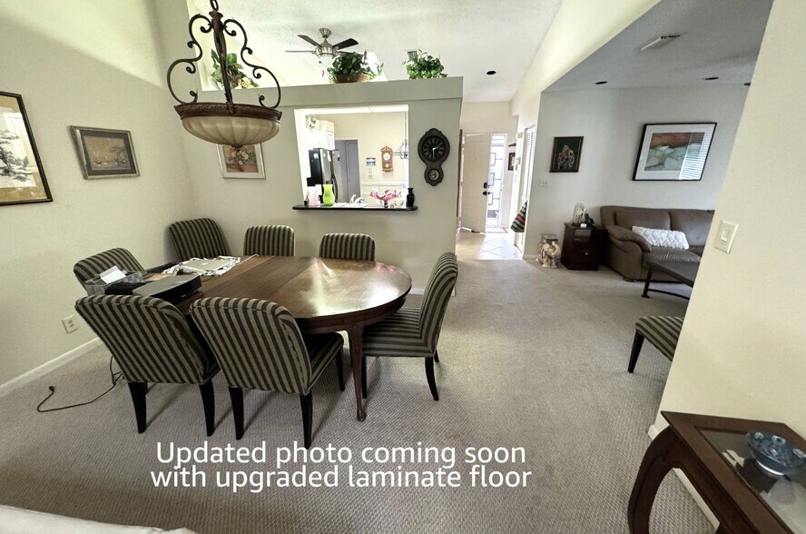 Building Photo - 6539 Royal Manor Cir