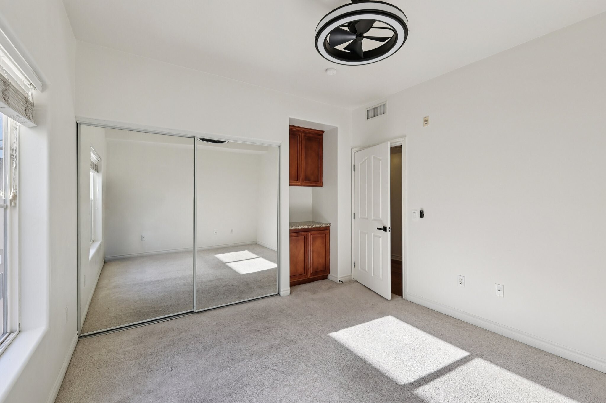 Building Photo - 3990 Centre St