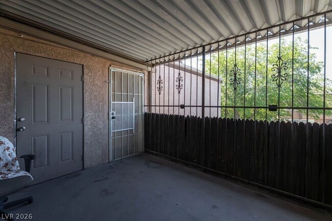Building Photo - 1501 Living Desert Dr