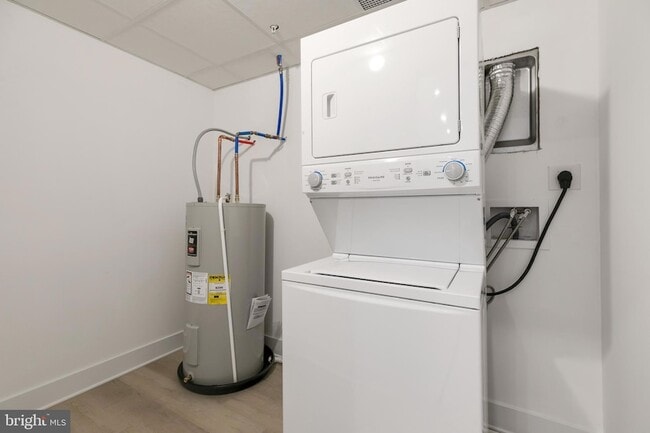 Building Photo - 3045 Richmond St