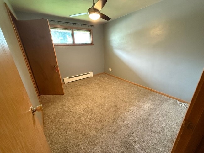 Building Photo - 3 Bed 2 Bath Home