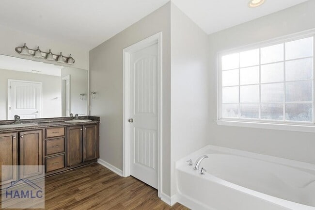 Building Photo - 374 Mill Pond Ln