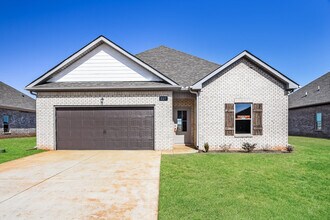 Building Photo - Fantastic 4bd/2ba home! Let yourself in!