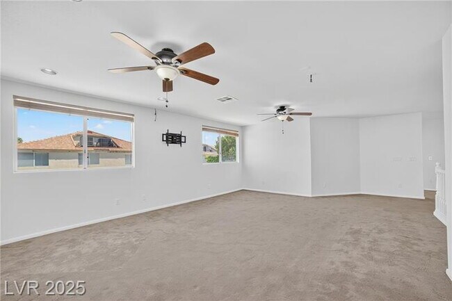 Building Photo - Exquisite 5-bed, 3-bath home w/ spacious 3-car garage offers luxurious living & effortless entert...