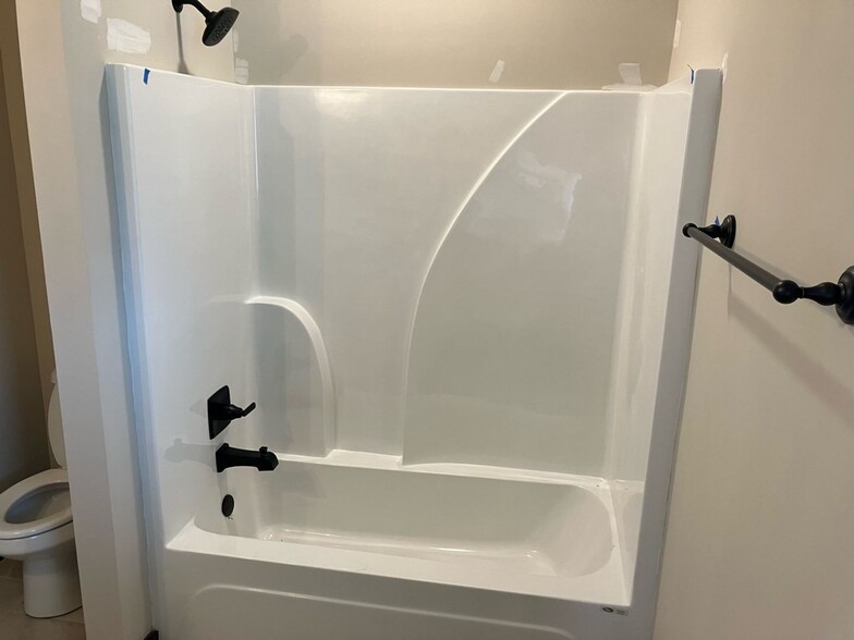 Building Photo - Super Cute 2 Bedroom House in Fox Run Village