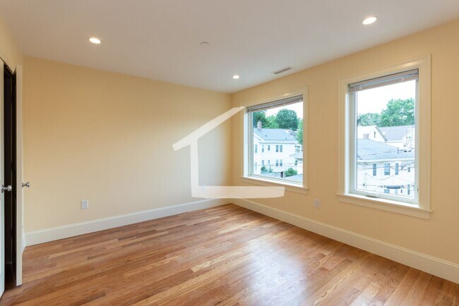 Building Photo - 118 Tremont St