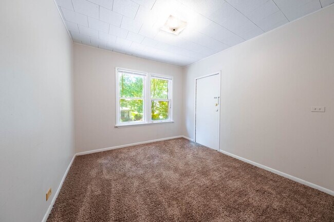 Building Photo - 408 W Illinois St