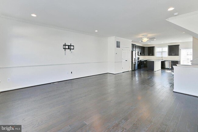 Building Photo - 210 Apsley Terrace